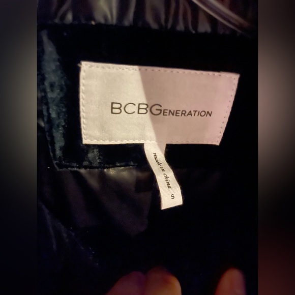 ▪️S-102XS- BCBG emerald green velvet puffer jacket mock neck - Picture 3 of 11